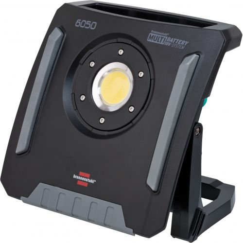 Brennenstuhl-1173140600-Foco híbrido LED 6050 MH con toma de corriente + MULTI BATTERY SYSTEM compatible con baterías de 18V (IP65)